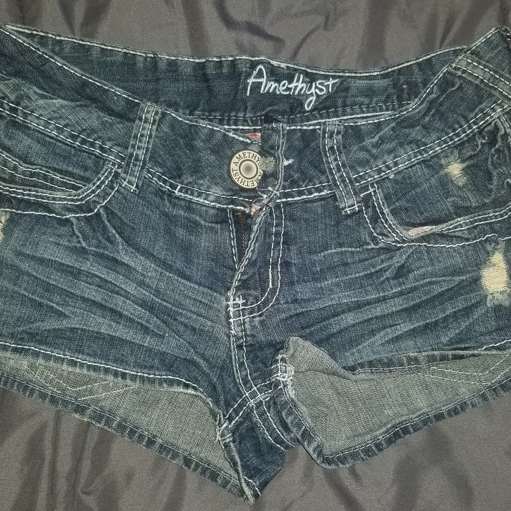 Amethyst Shorts. Size 5
